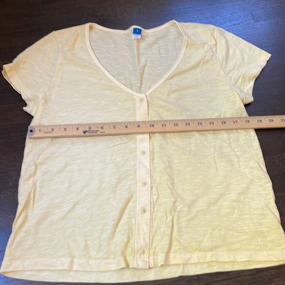 NWOT Old Navy size S small pale yellow button up tee - Picture 1 of 4